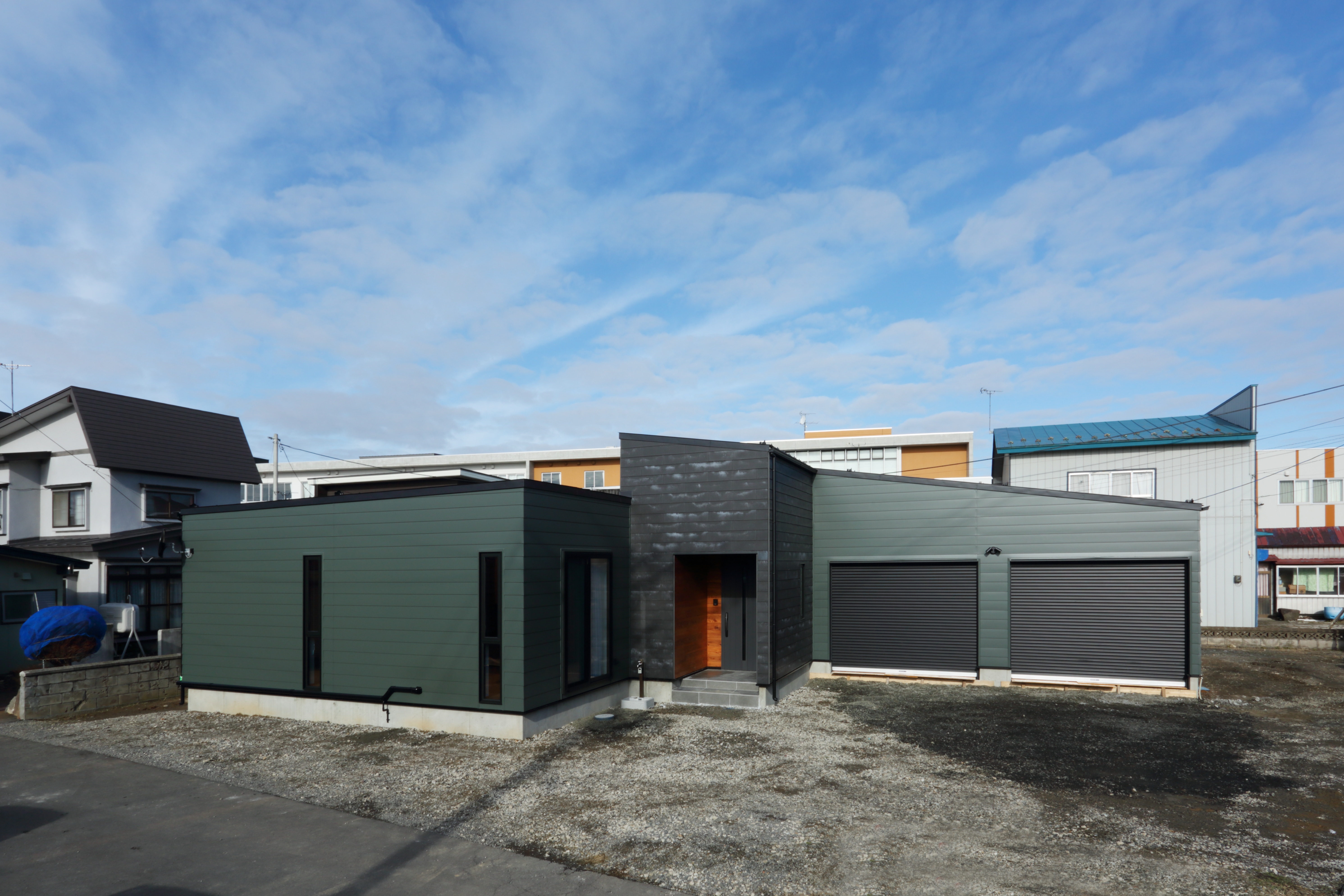 大型ガレージ付きでこの高級感...理想的すぎる‼ホテルライクな平屋住宅